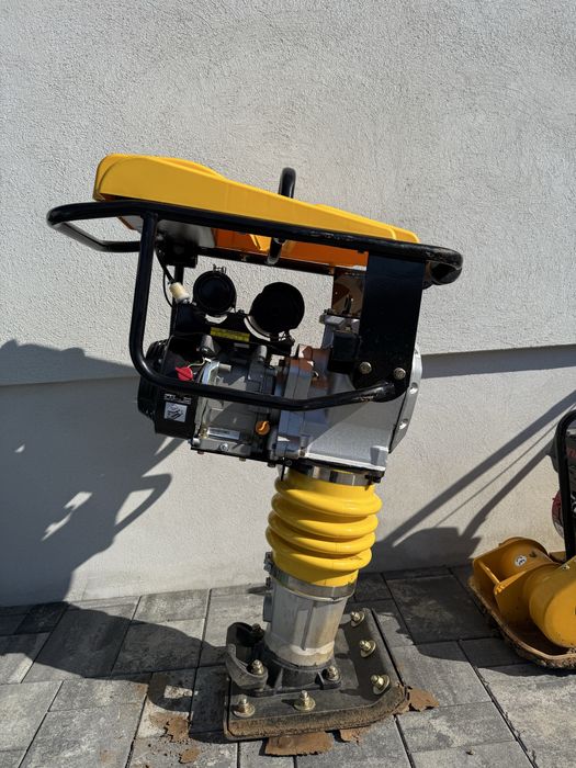 Compactor de inchiriat