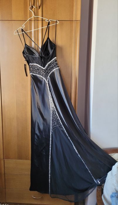 Официална черна рокля