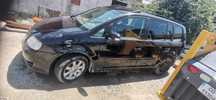 VW TUARAN 1.9  дизел 105 коня  запазена само на части