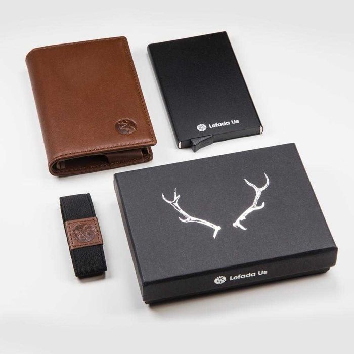 Port card din piele