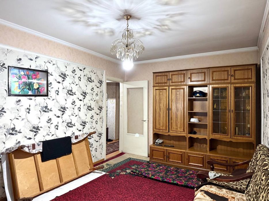 Двухкомнатная 2/1/4 Лисунова 1, 77-я серия, кирпич, Кадышева, Школа 61