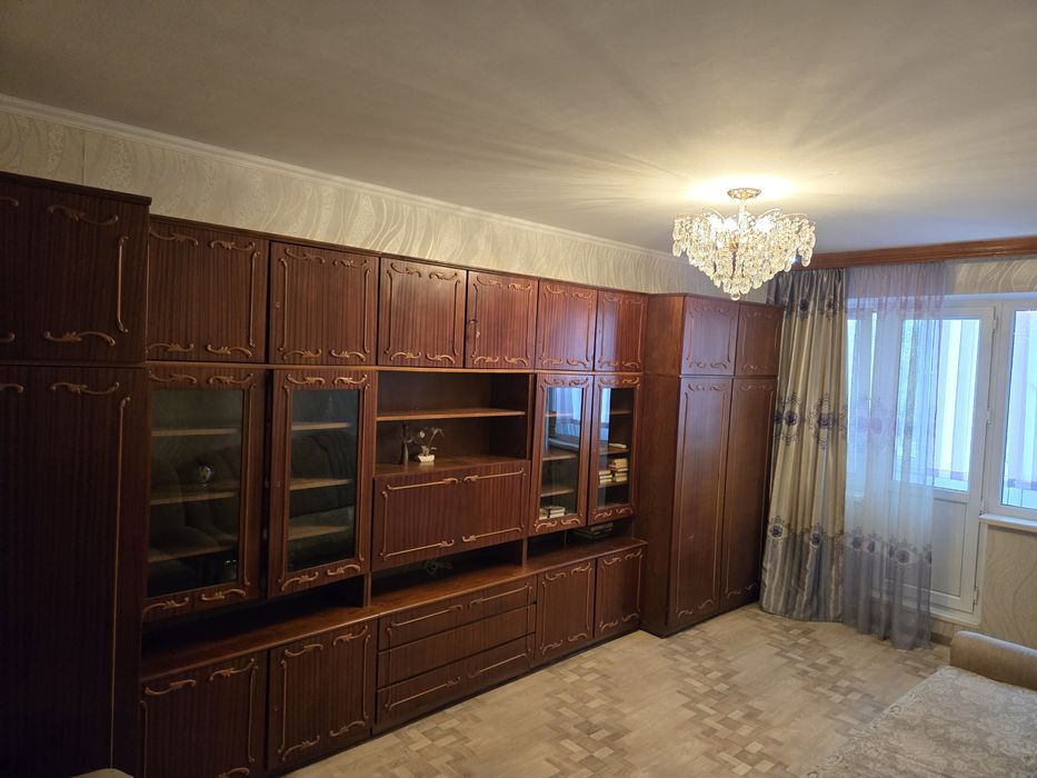 Гарнитур в зал. Дерево.