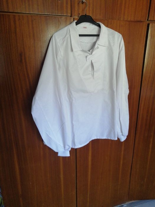 Бели и цветни престилки и куртки различни видове и модели