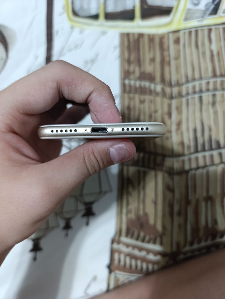 Iphone 7  хорошее состояние
