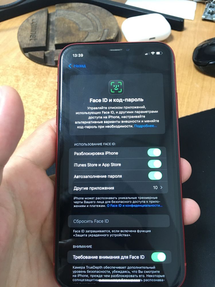 iPhone Xr 64 gb RED KH/A