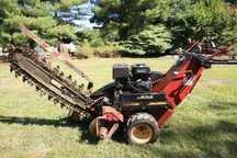 ПОД НАЕМ Каналокопач Ditch Witch 1230, Д:122 см, Ш:15 см/ гр. Казанлък