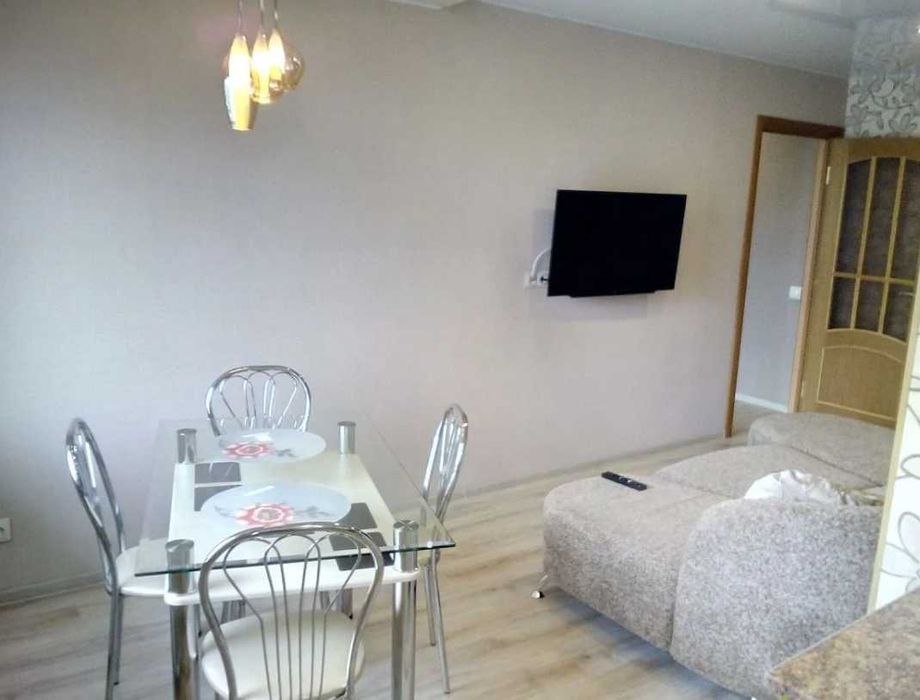 Дава се под наем Тристаен апартамент в Пловдив, Каменица 1 - 90 кв.м за 229.5 € - Снимка #1