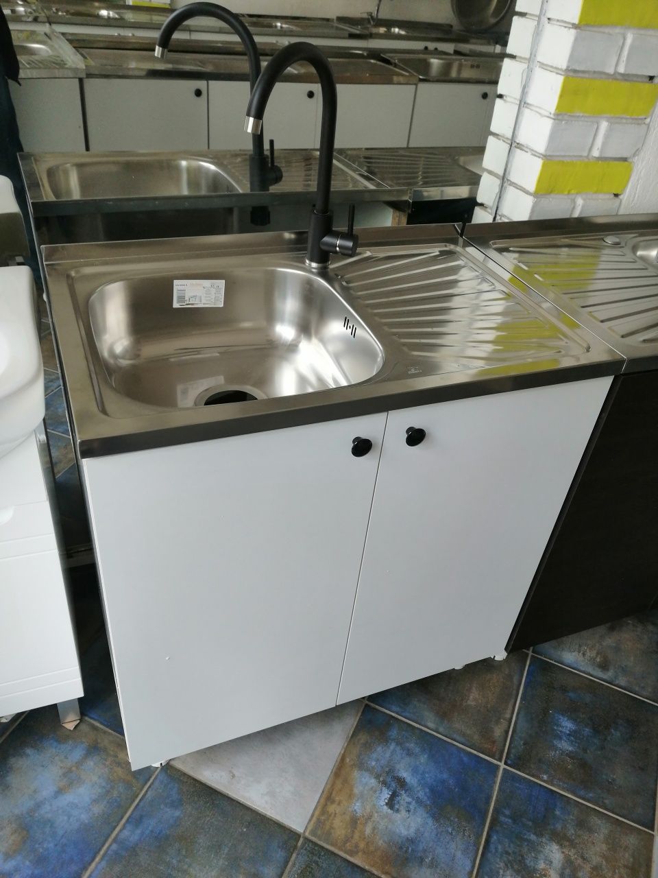 Нова Кухненска мивка бордова 80/50 за поставяне върху шкаф.