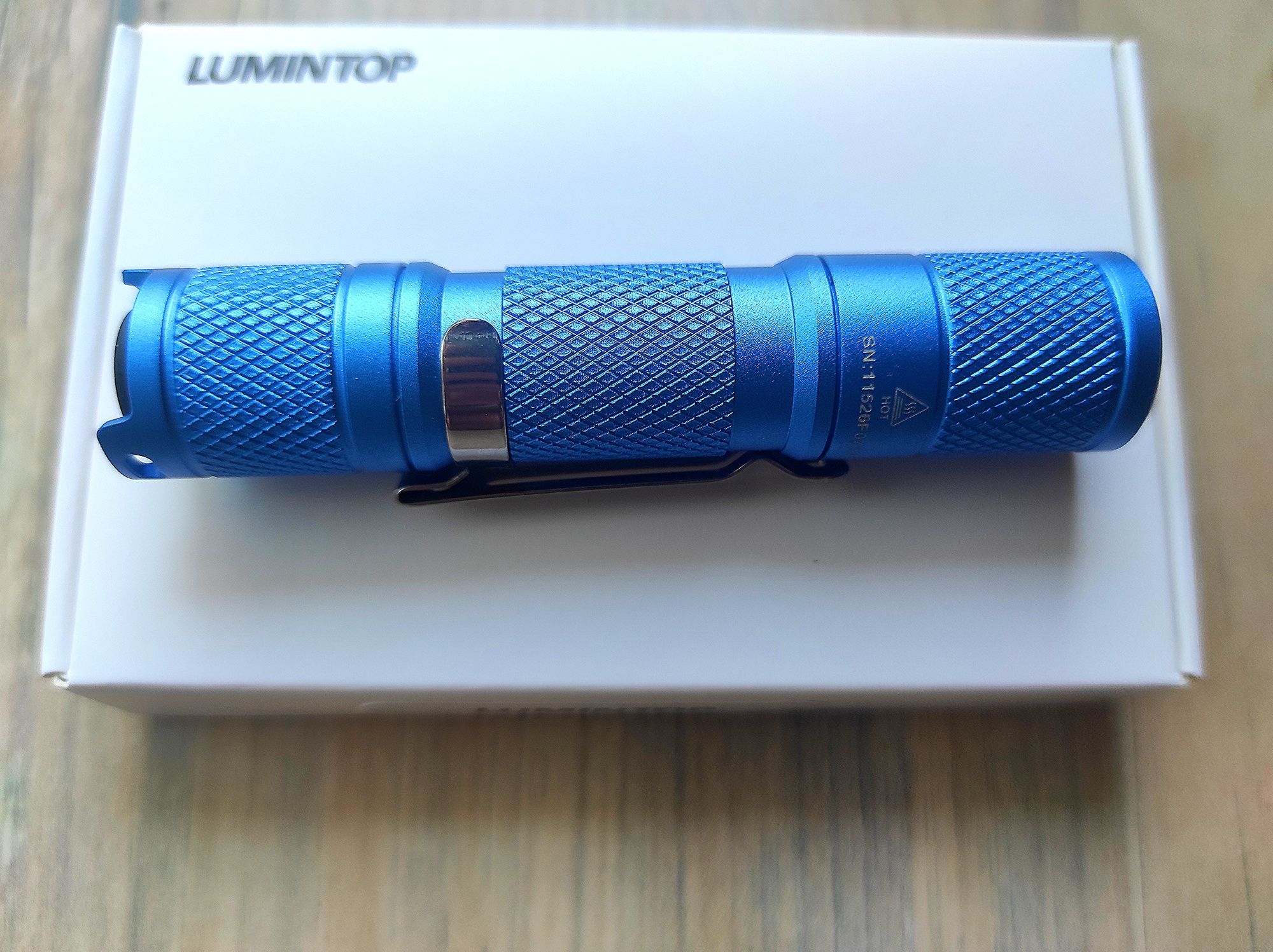 EDC фенерче Lumintop Tool AA 3.0-Blue, 900 лумена