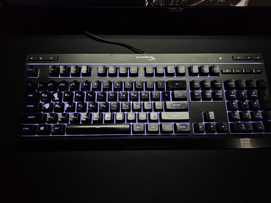 Продам HyperX Alloy Core RGB.