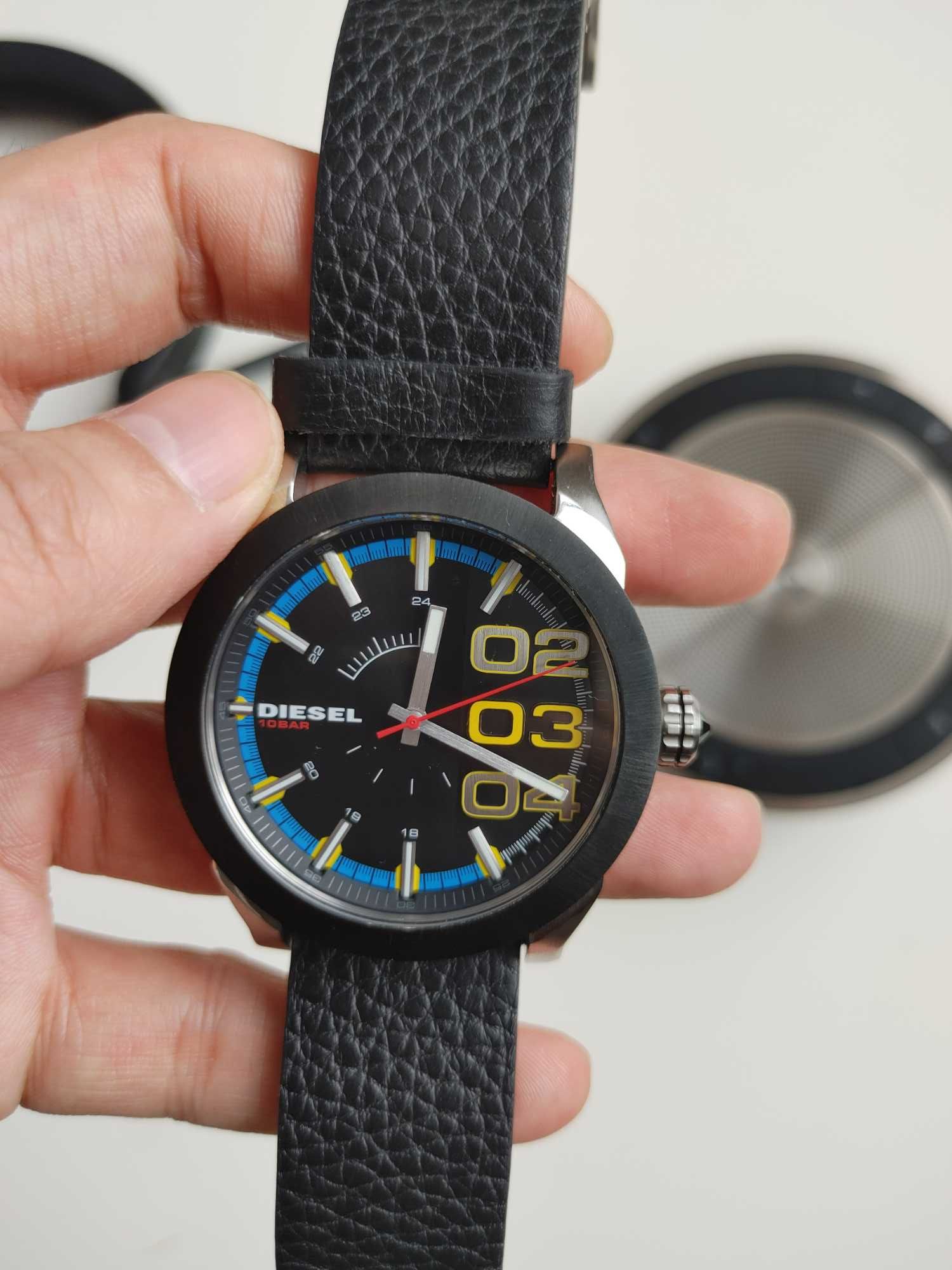 Эксклюзивная симпатичная и яркая модель часы Diesel DZ1677 из США