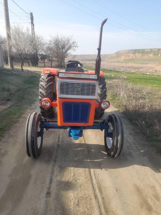 Vând are tot nou pe el pentru mai multe detali tlf