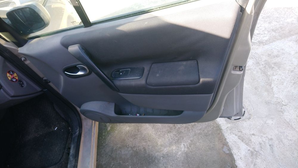 Рено Сценик 2 1.6 бензин 2007 на части