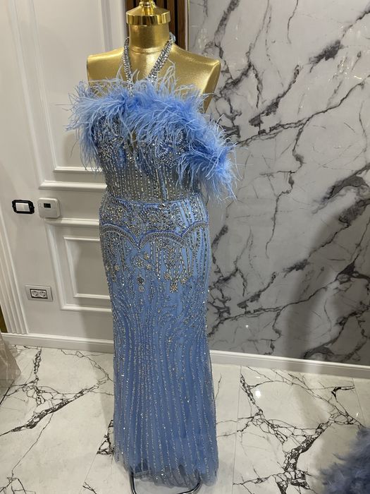 Rochie bijuterie cu pietre si pene