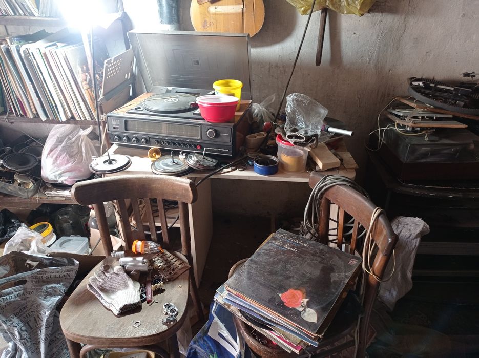 Продам старые вещи