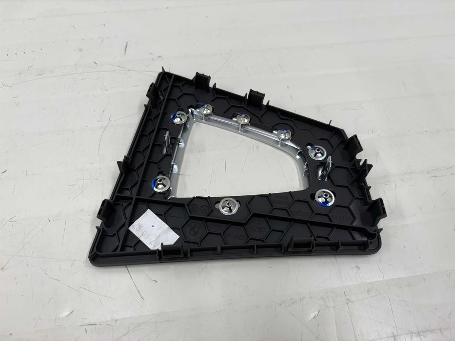 Лайсна около скоростен лост БМВ Ф30 Ф31 Ф32 Ф33 Ф36