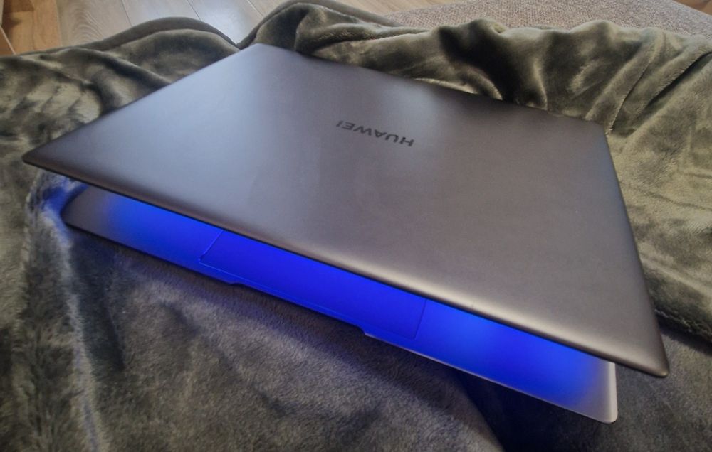 Laptop 13.9 inchi Huawei matebook xpro