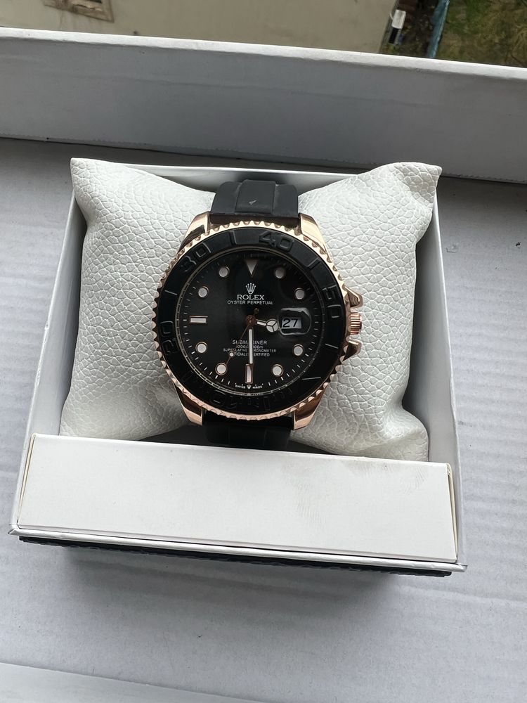 Rolex Submariner Hulk – Hashamat va Mukammallik Ramzi