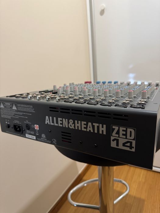 Пулт Allen & Heath Zed 12