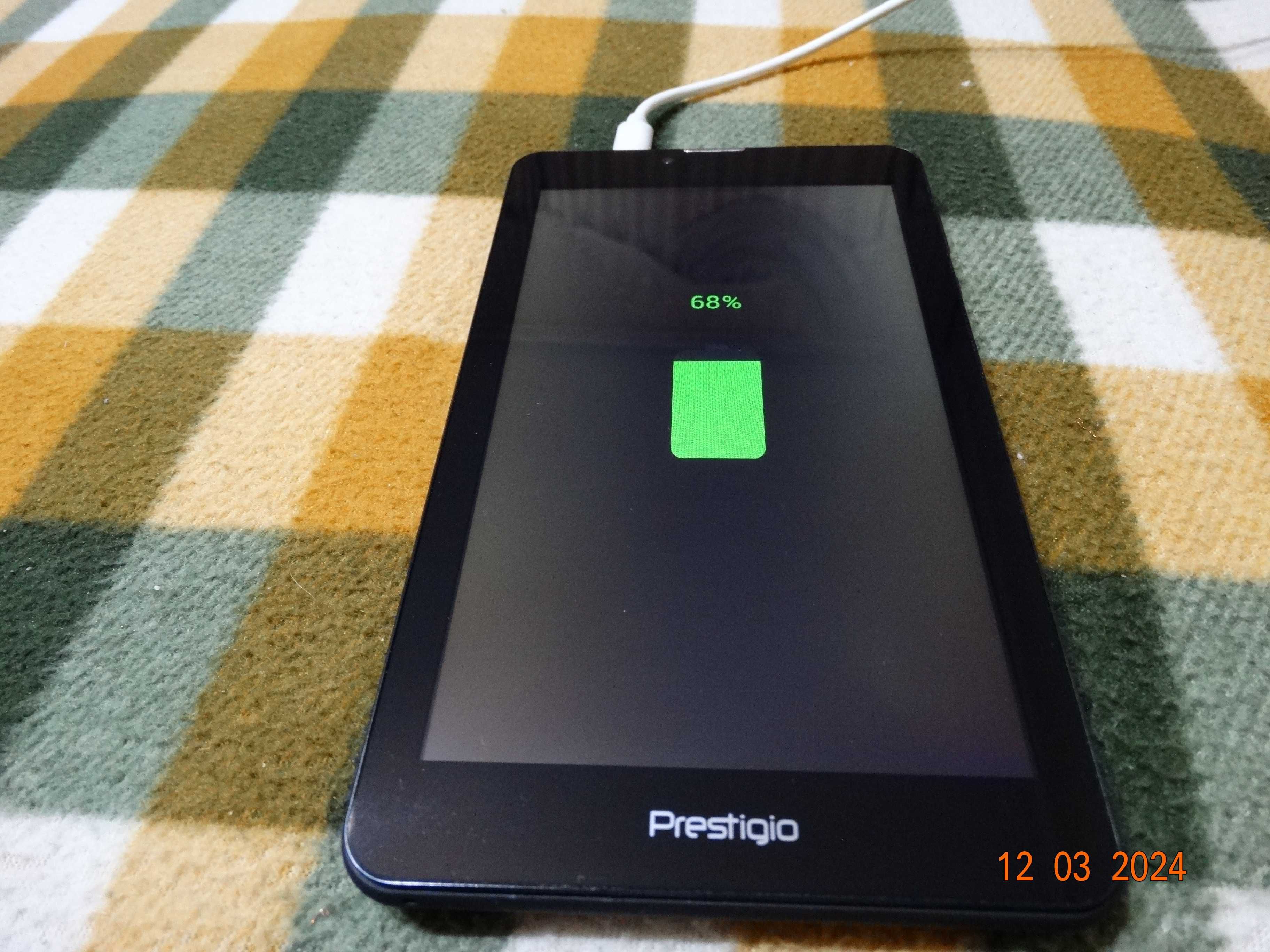 Продам планшет Prestigio WIZE 4117 3G .Нужно  заменить батарею .