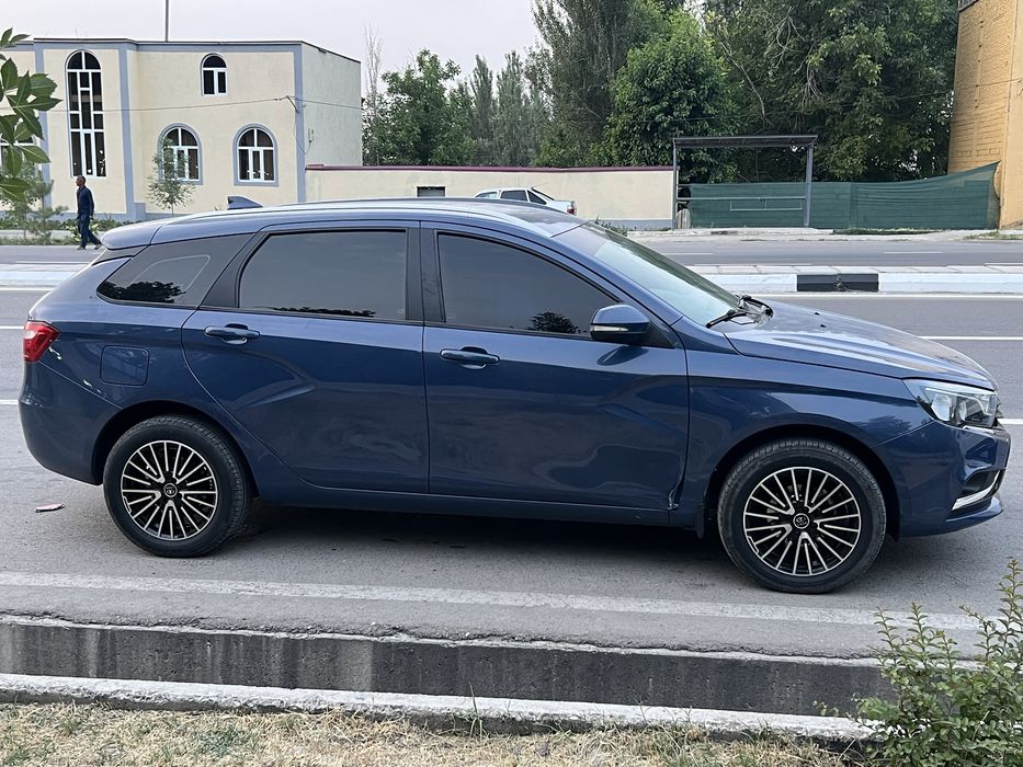 Lada vesta sw 1.8 full pozitsiya