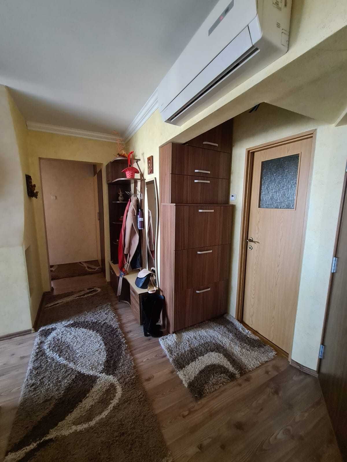 Apartament 3 camere de închiriat vis a vis de Lotus Mall