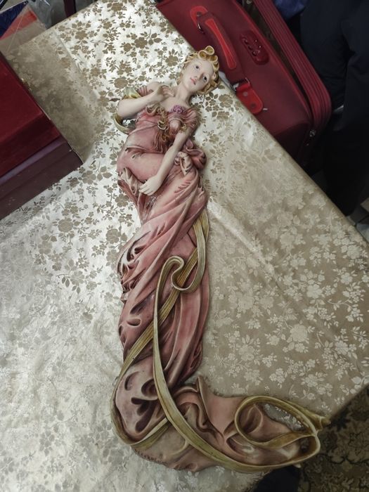 Гипсовая  настенная статуэтка Фимида