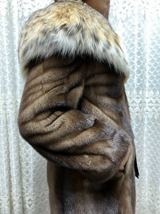 Продаётся натуральная шуба из из рыси