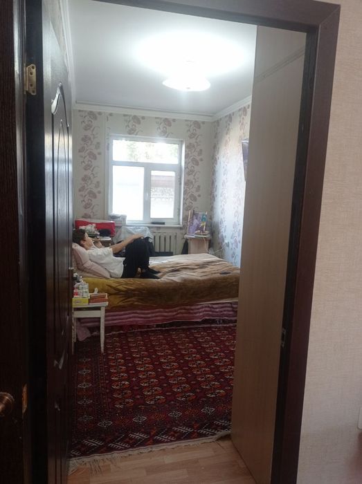 Юнусабад 12 квартал. Продается квартира 3/2/4