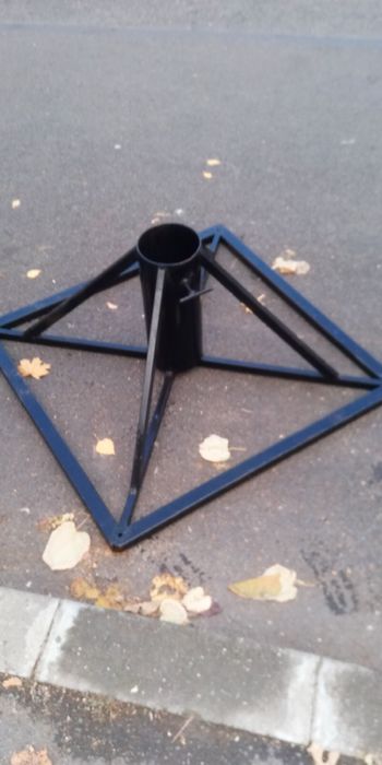 Suport metalic brad mare + ghirlande gratuit, foarte stabil