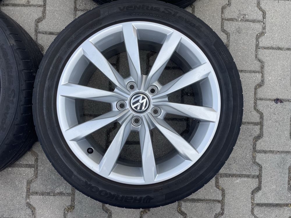 4 jante cu anvelope R17 originale VW Golf7/Skoda/Audi etc 5x112 ET49