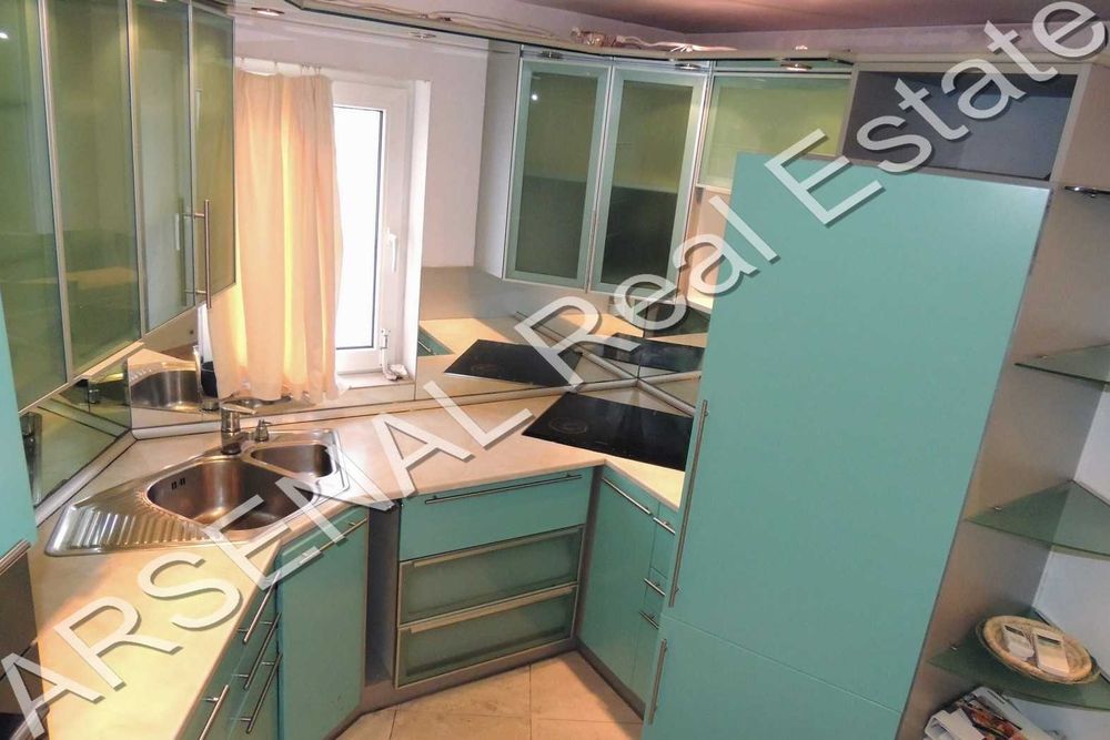 Голяма къща, отдаваща се под наем, в.з. Малинова долина