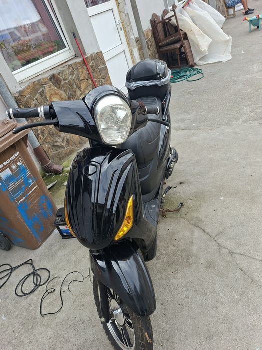 Vindem scuter electric defect nustiu ce are