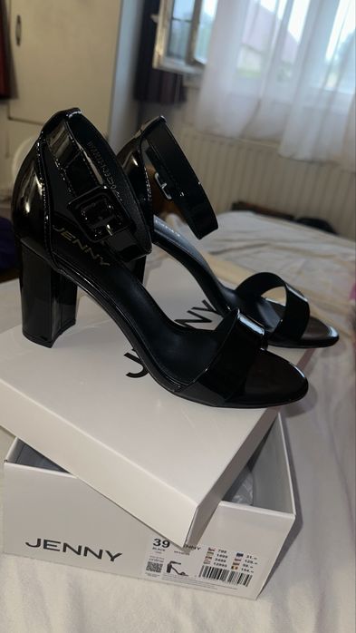 Tocuri negre Jenny nefolosite