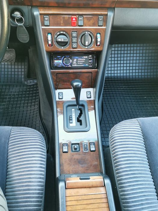 Vând Mercedes Benz w124 300CE coupe