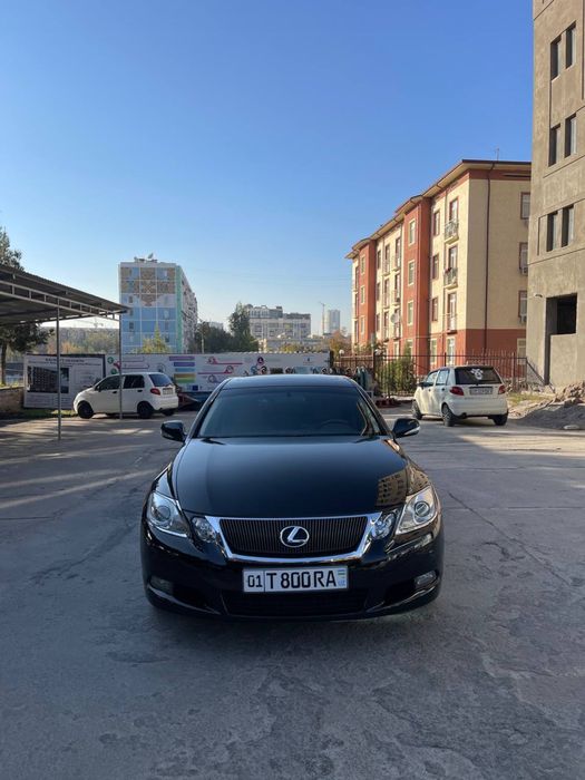 Продается автомобил LEXUS GS 300