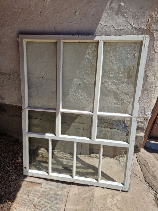 Гототовый оконные рамы со стеклом готовое размер. Высота 1.40 см ширин