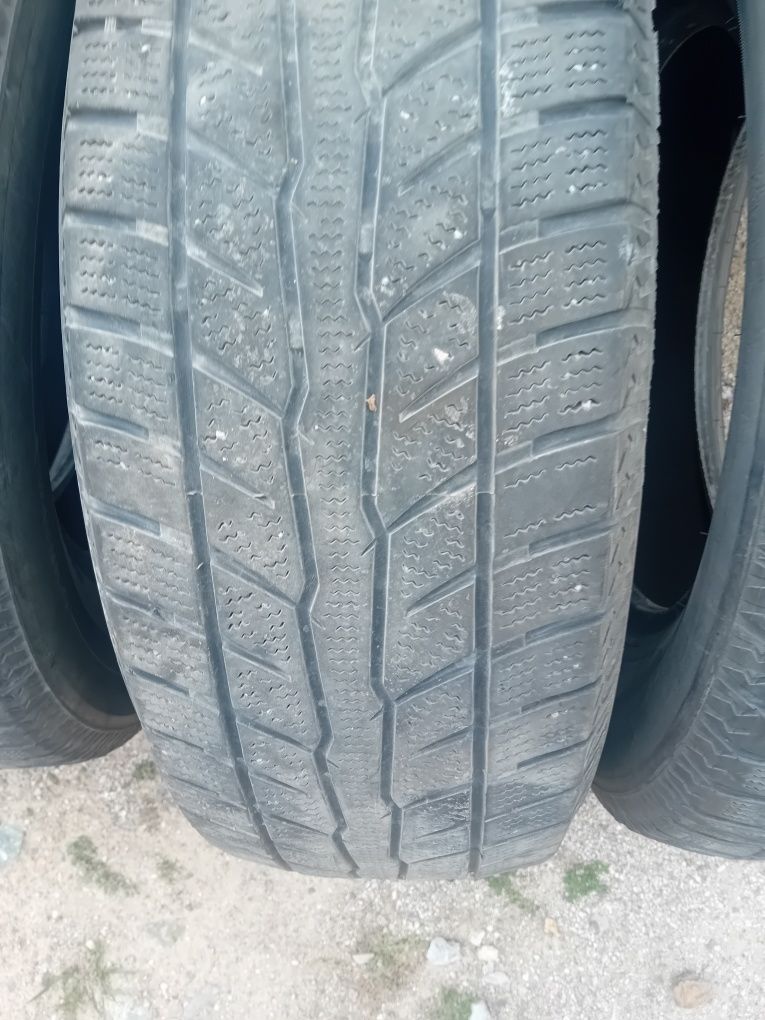 235/70 R16 зимни гуми