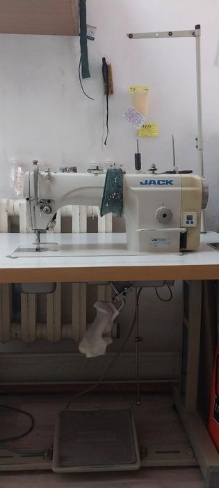 Продам швейный машина стол 50.000
