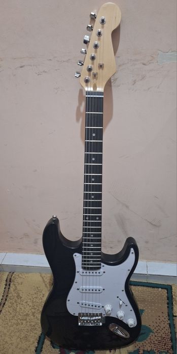 Продам Электрогитара.