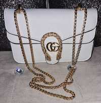 Poseta Gucci piele ecologica alba cu lant si detalii aurii noua !!
