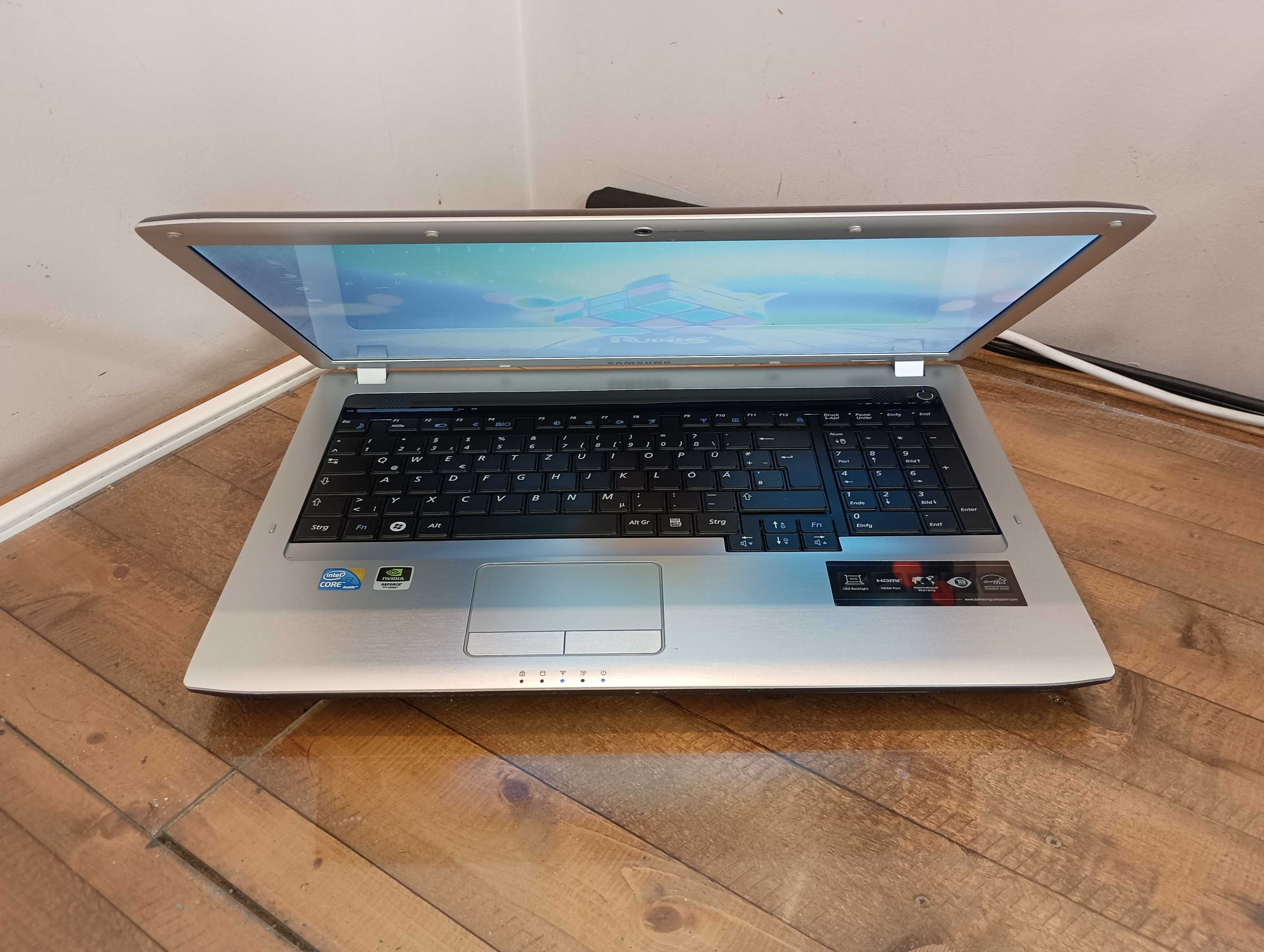 Лаптоп Samsung NP-R730 / 17"