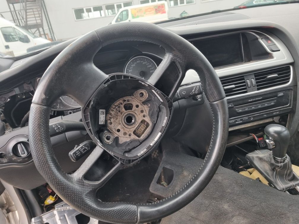 Волан за Audi A4 B8 перфектен!!!