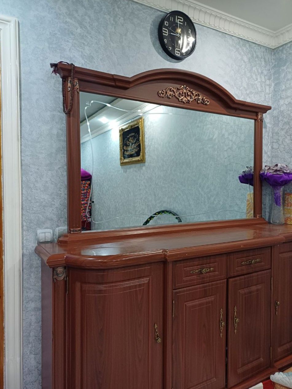 Продаётся: Классический комод с зеркалом из МДФ