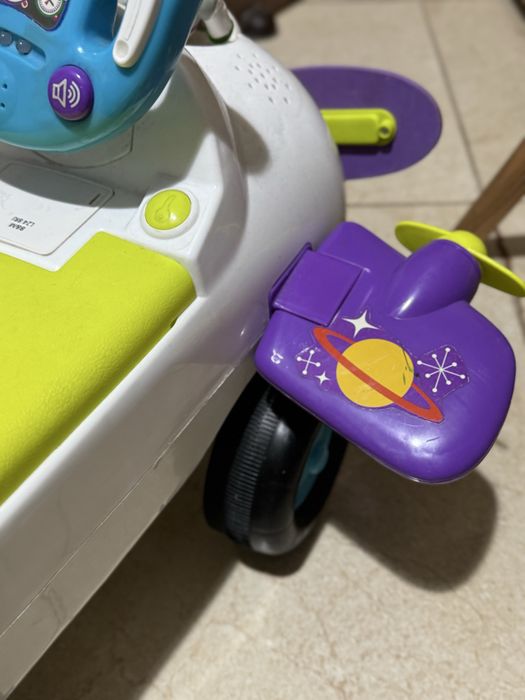 Masinuta ride-on Toys story Buzz lumini si sunete
