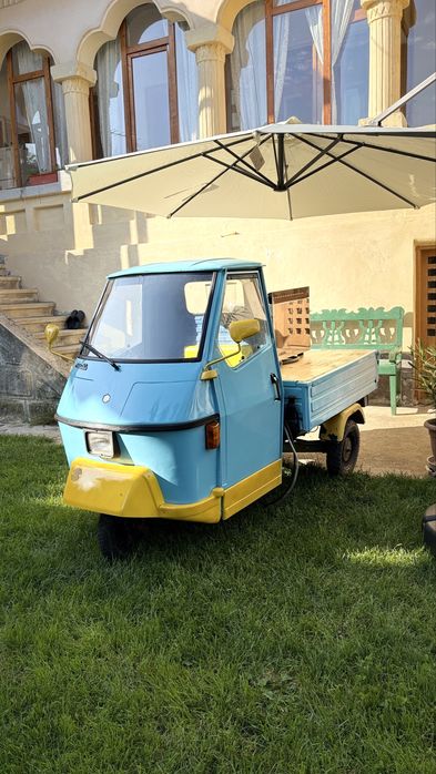 Vand piaggio ape pentru cafenea mobila cu tot cu rasnita si espressor!
