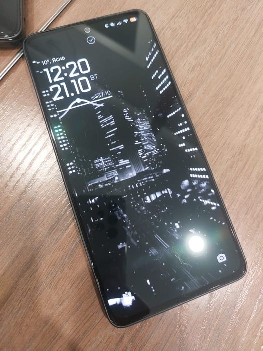 Redmi note 13 8/256гб в отличном состоянии