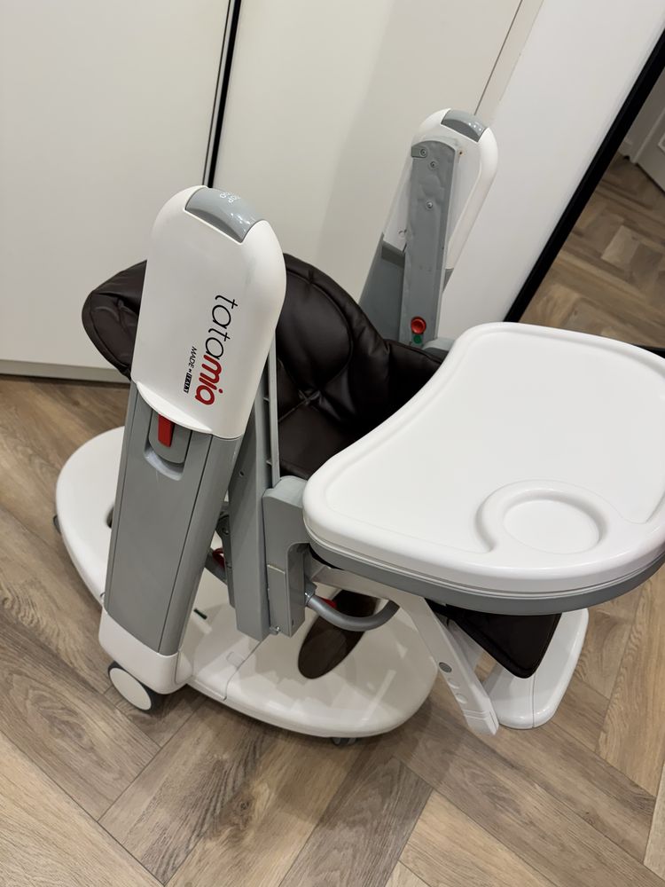Стульчик для кормления Peg Perego Tatamia Follow Me