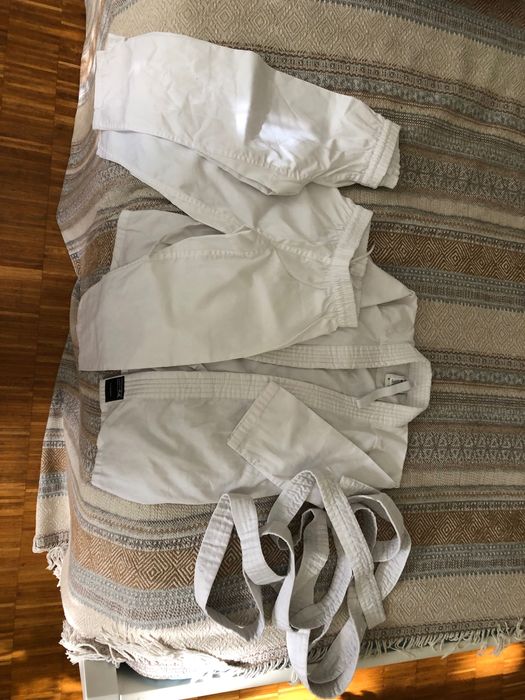 Карате кимона 110 на 4-6 години Карате кимона размер 110 бесплатно