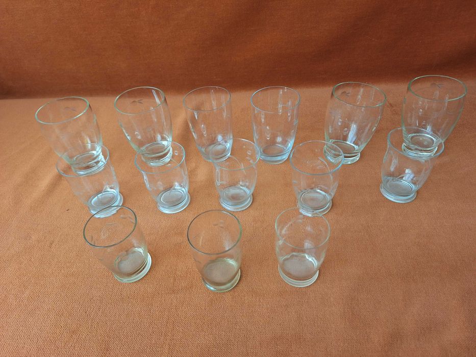 Set de pahare pentru apa, vin, folosite, stare buna